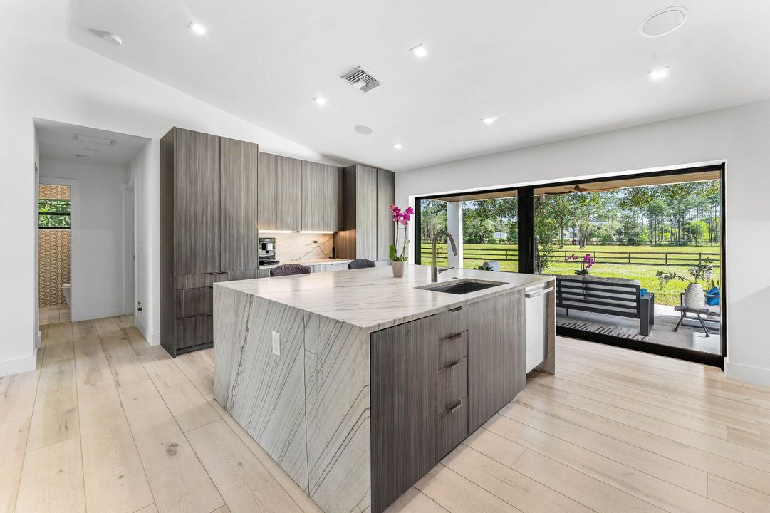 En Venta: $1,395,000 (4 camas, 3 baños, 2936 Pies cuadrados)