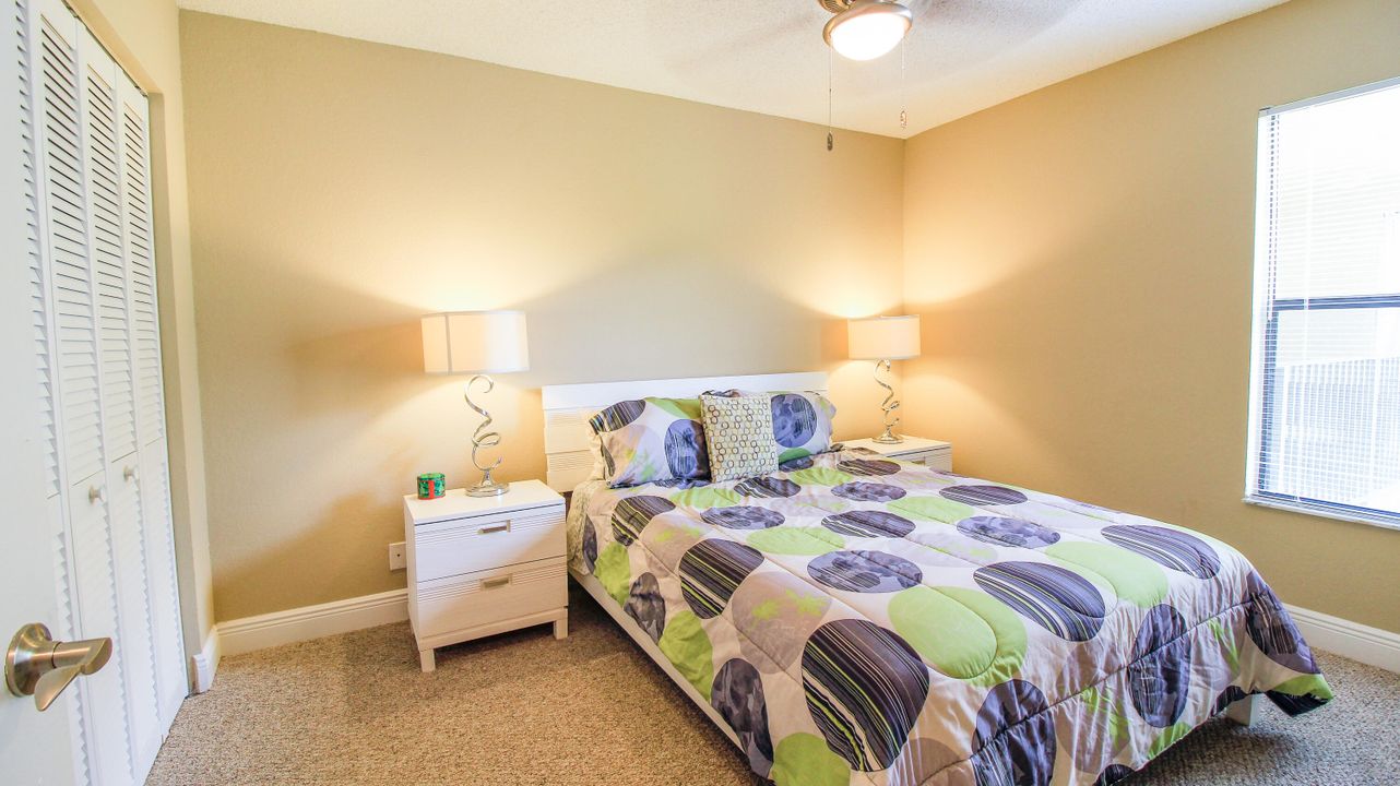 For Sale: $299,900 (3 beds, 2 baths, 1156 Square Feet)