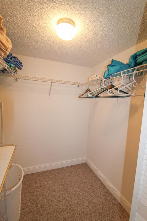 For Sale: $299,900 (3 beds, 2 baths, 1156 Square Feet)