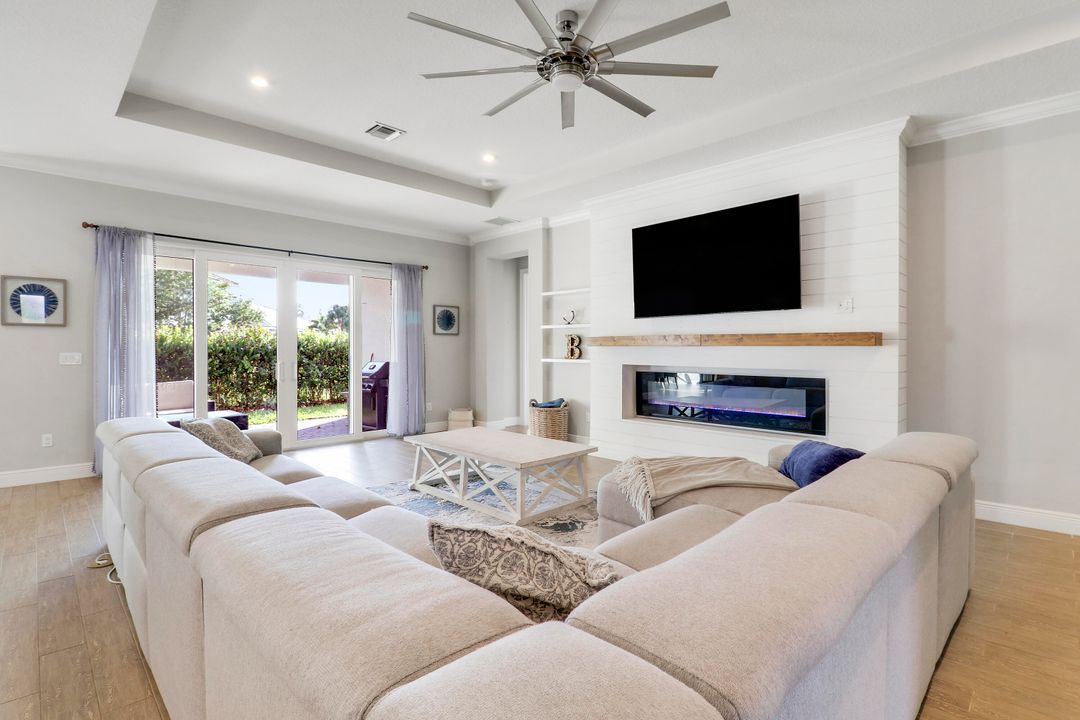 For Sale: $975,000 (4 beds, 3 baths, 3015 Square Feet)