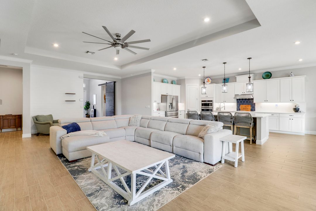 For Sale: $975,000 (4 beds, 3 baths, 3015 Square Feet)