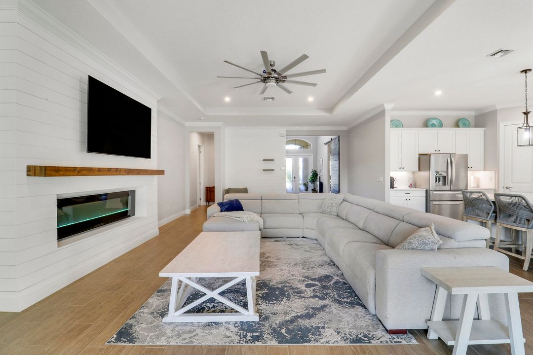 For Sale: $975,000 (4 beds, 3 baths, 3015 Square Feet)