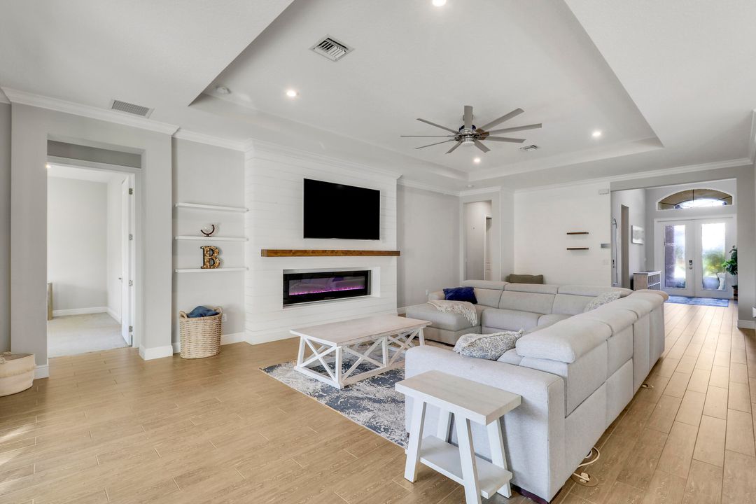 For Sale: $975,000 (4 beds, 3 baths, 3015 Square Feet)