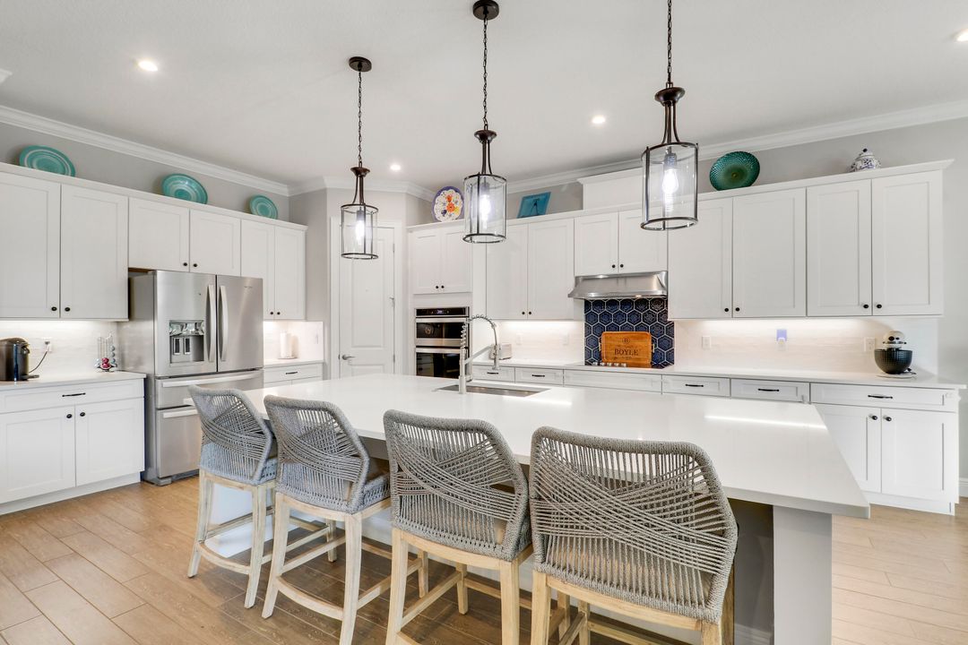 For Sale: $975,000 (4 beds, 3 baths, 3015 Square Feet)