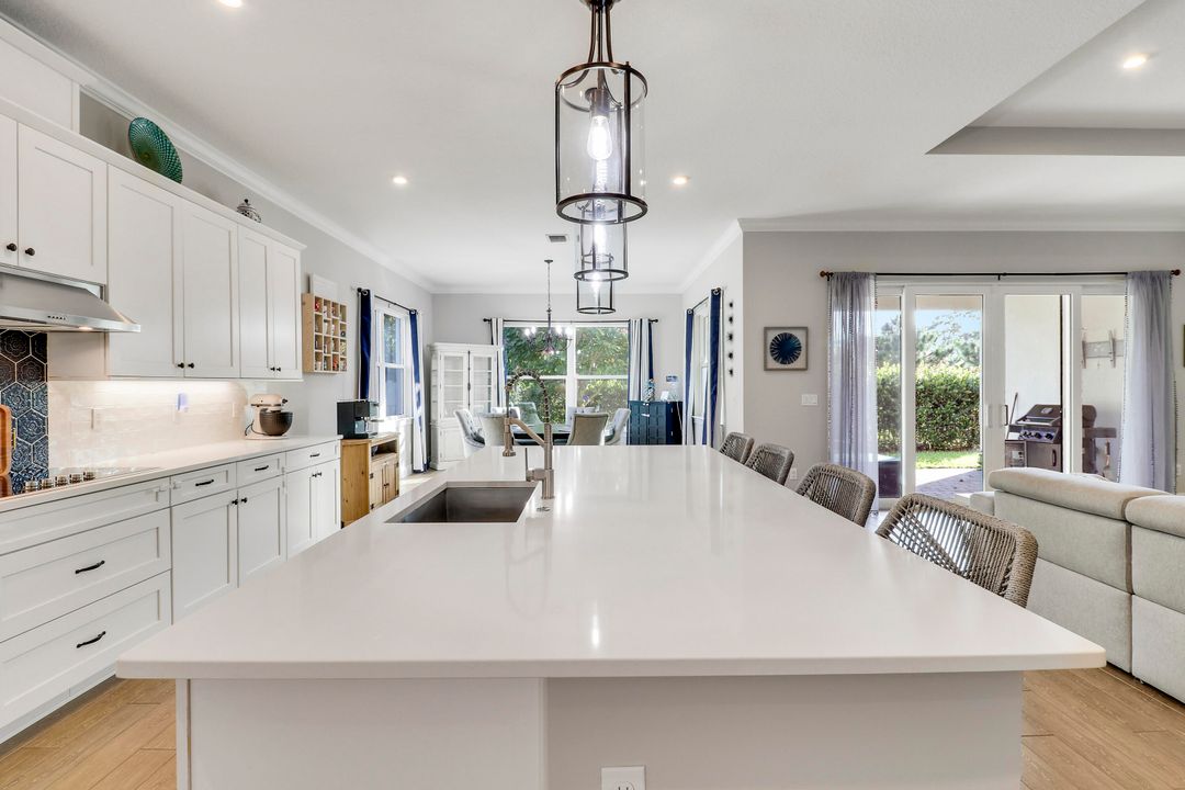 For Sale: $975,000 (4 beds, 3 baths, 3015 Square Feet)