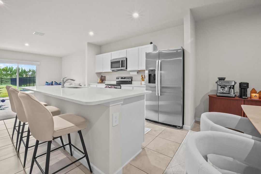 For Rent: $2,400 (3 beds, 2 baths, 1503 Square Feet)