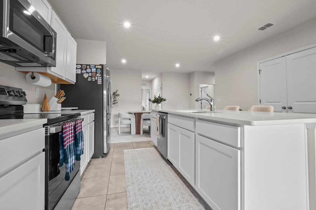 For Rent: $2,400 (3 beds, 2 baths, 1503 Square Feet)