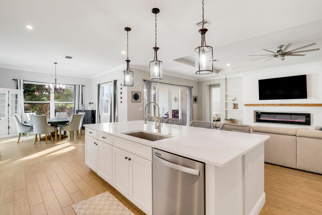 For Sale: $975,000 (4 beds, 3 baths, 3015 Square Feet)