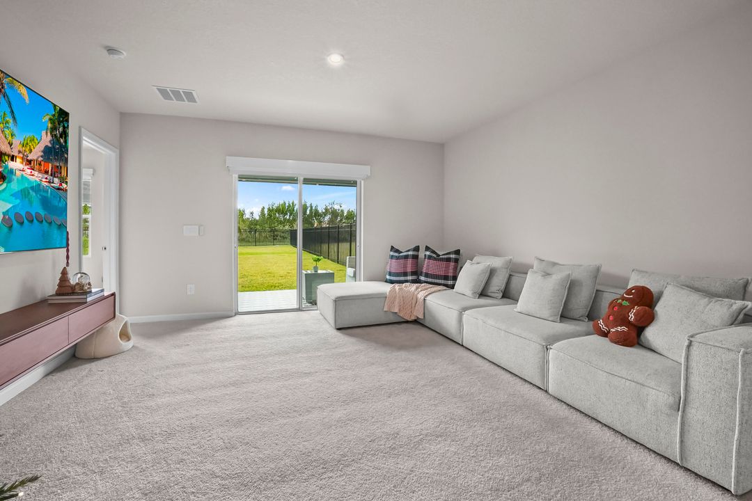 For Rent: $2,400 (3 beds, 2 baths, 1503 Square Feet)