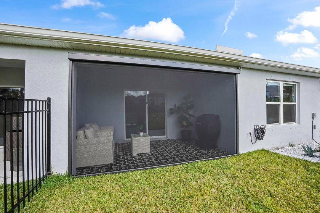 For Rent: $2,400 (3 beds, 2 baths, 1503 Square Feet)