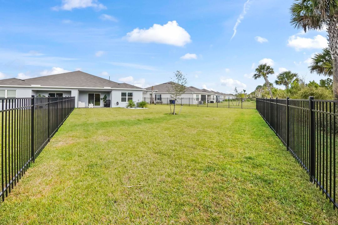 For Rent: $2,400 (3 beds, 2 baths, 1503 Square Feet)