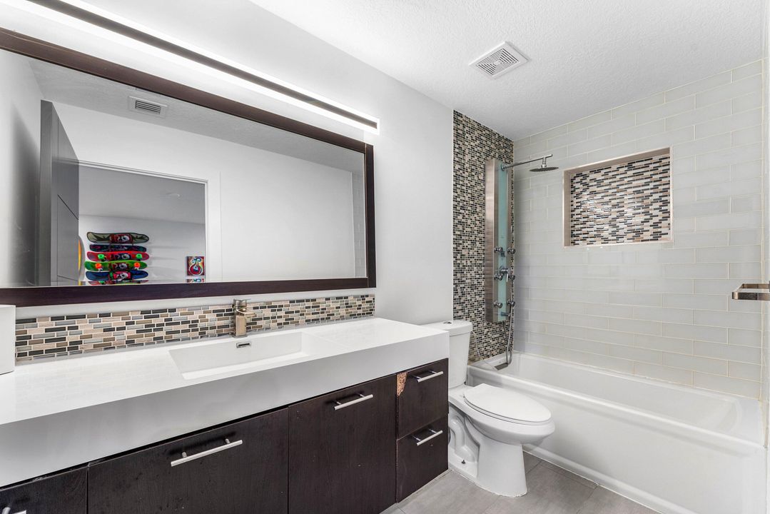 En Venta: $1,395,000 (4 camas, 3 baños, 2936 Pies cuadrados)