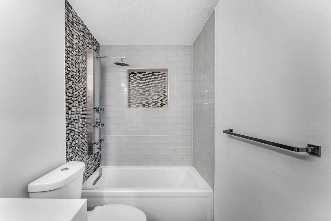 En Venta: $1,395,000 (4 camas, 3 baños, 2936 Pies cuadrados)