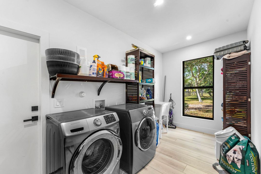 En Venta: $1,395,000 (4 camas, 3 baños, 2936 Pies cuadrados)