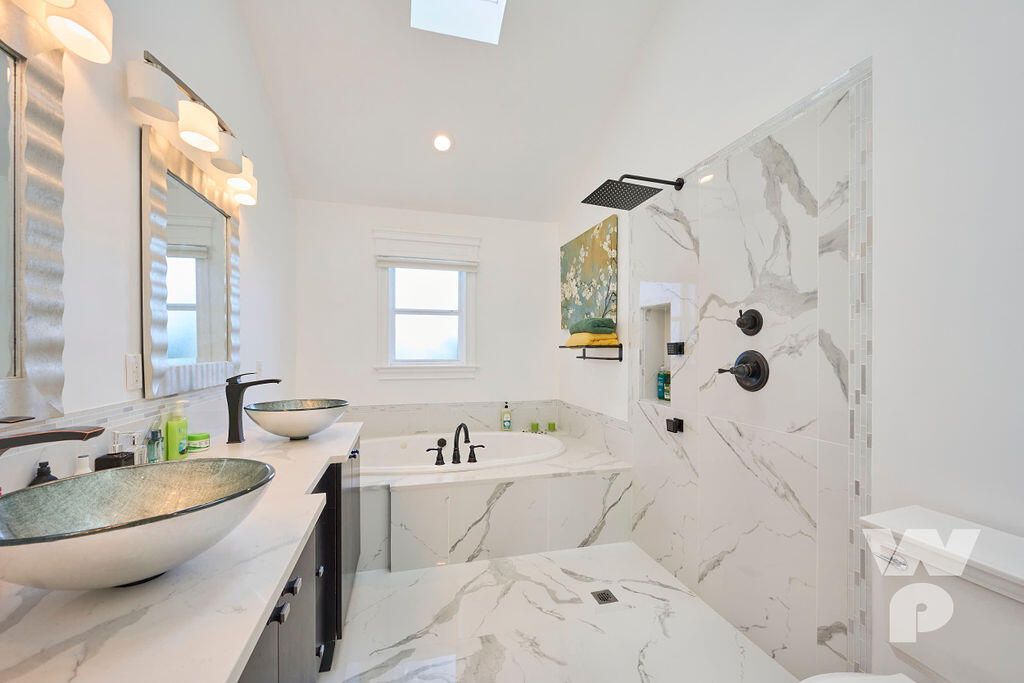 En Venta: $599,900 (4 camas, 2 baños, 1800 Pies cuadrados)