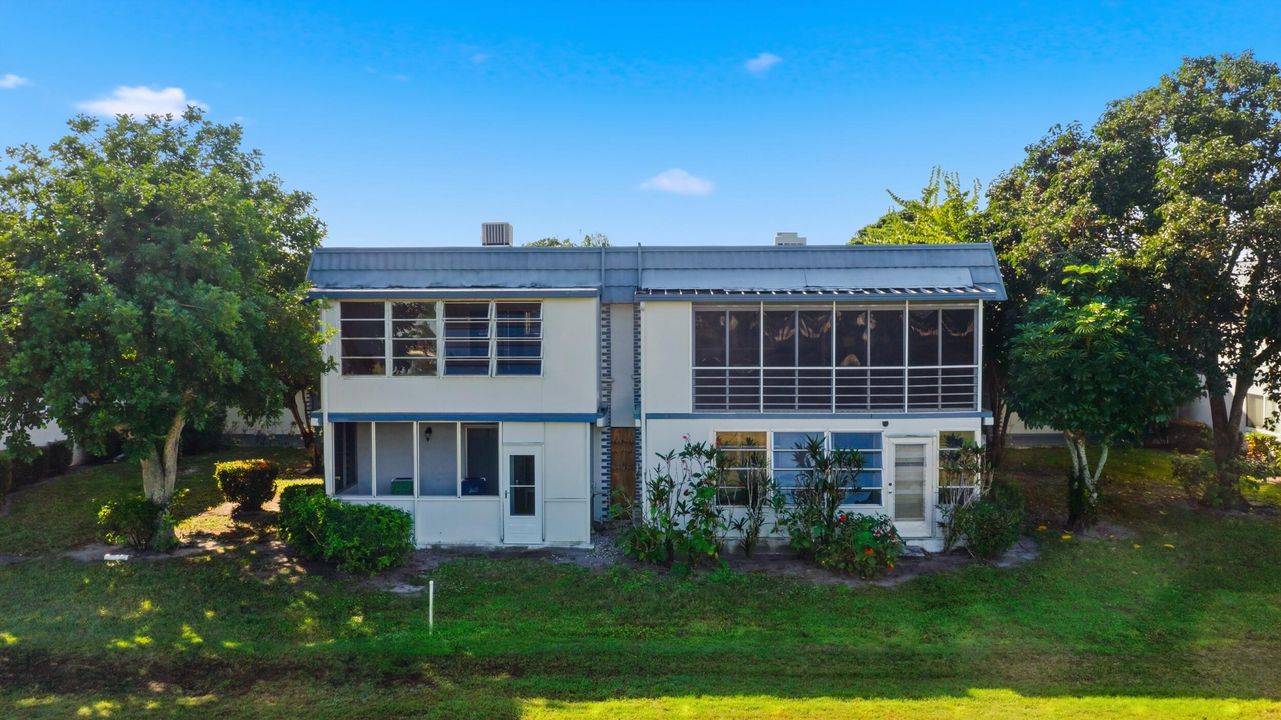 For Rent: $1,550 (1 beds, 1 baths, 720 Square Feet)