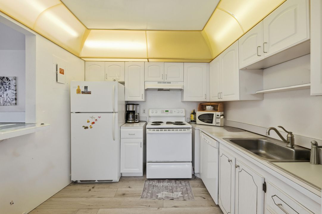 For Rent: $1,550 (1 beds, 1 baths, 720 Square Feet)