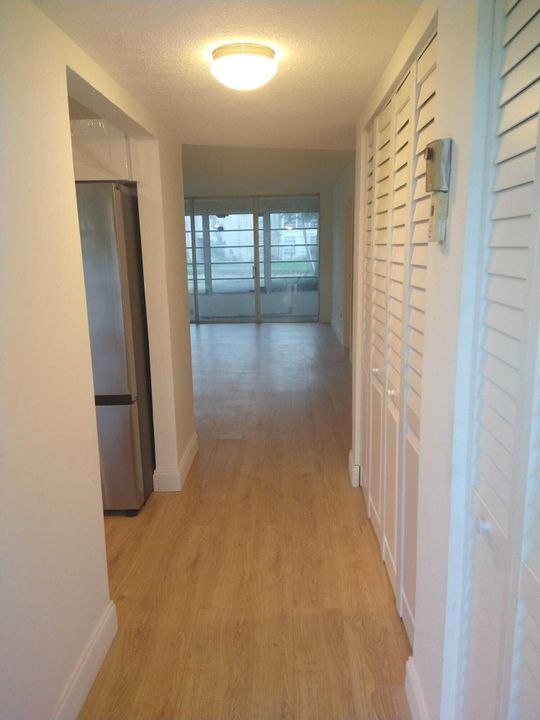 На продажу: $145,000 (2 спален, 2 ванн, 1025 Квадратных фут)