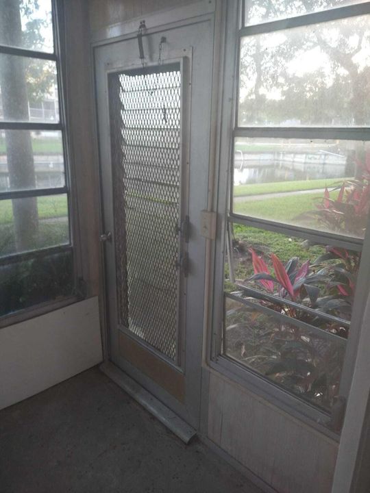 На продажу: $145,000 (2 спален, 2 ванн, 1025 Квадратных фут)