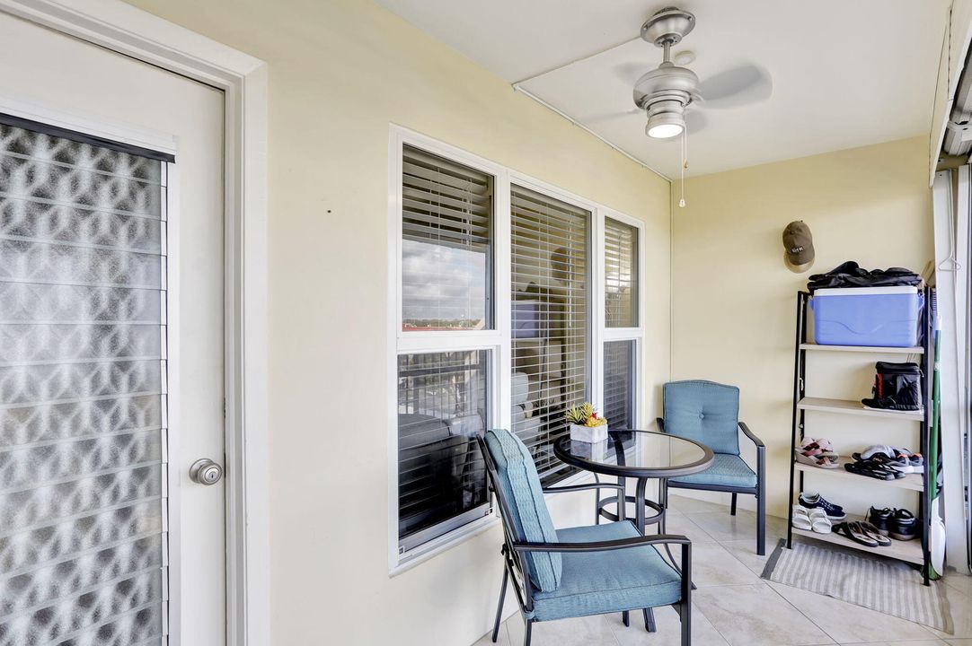 待售: $229,000 (2 贝兹, 2 浴室, 1050 平方英尺)