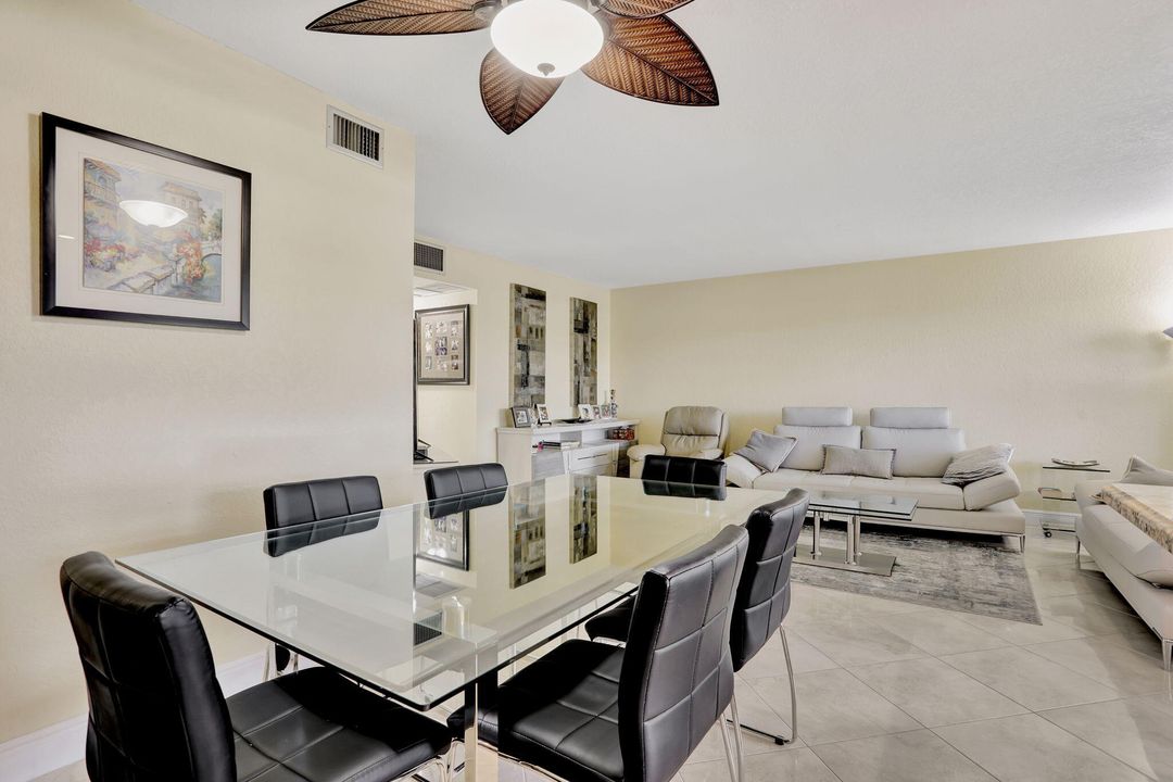 待售: $229,000 (2 贝兹, 2 浴室, 1050 平方英尺)