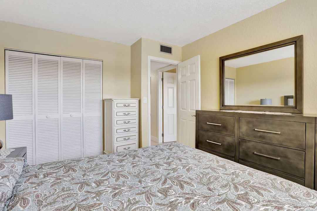 待售: $229,000 (2 贝兹, 2 浴室, 1050 平方英尺)