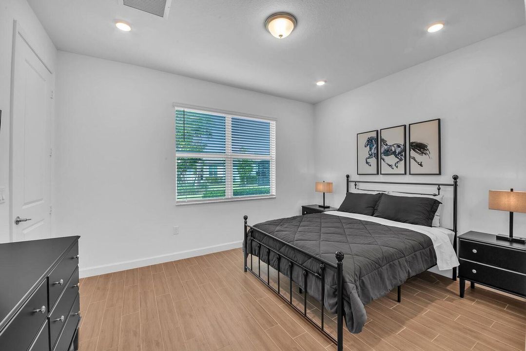 出租: $2,800 (2 贝兹, 2 浴室, 1319 平方英尺)