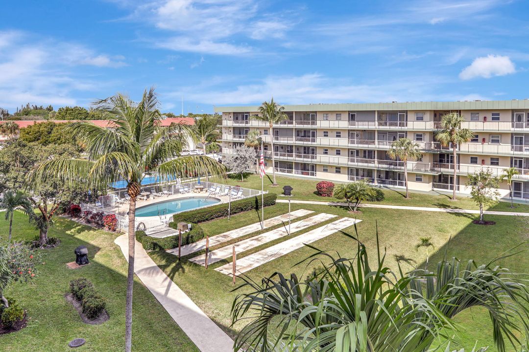 待售: $229,000 (2 贝兹, 2 浴室, 1050 平方英尺)