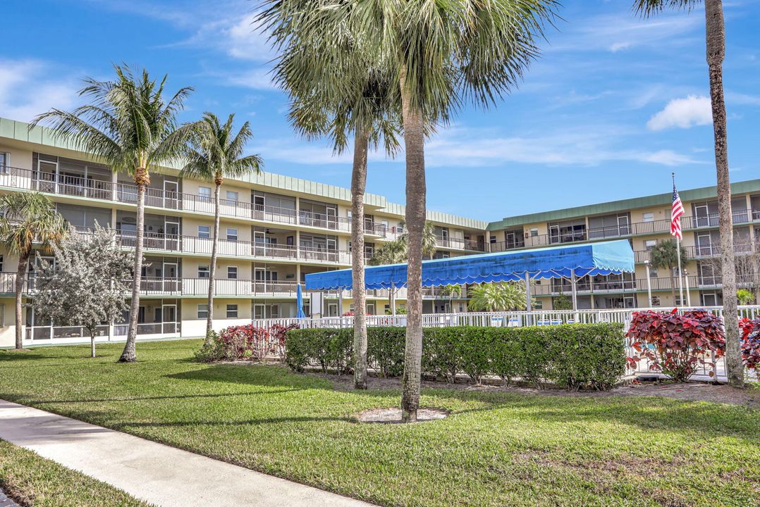 待售: $229,000 (2 贝兹, 2 浴室, 1050 平方英尺)