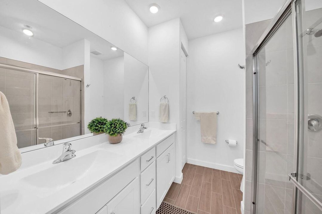 出租: $2,800 (2 贝兹, 2 浴室, 1319 平方英尺)