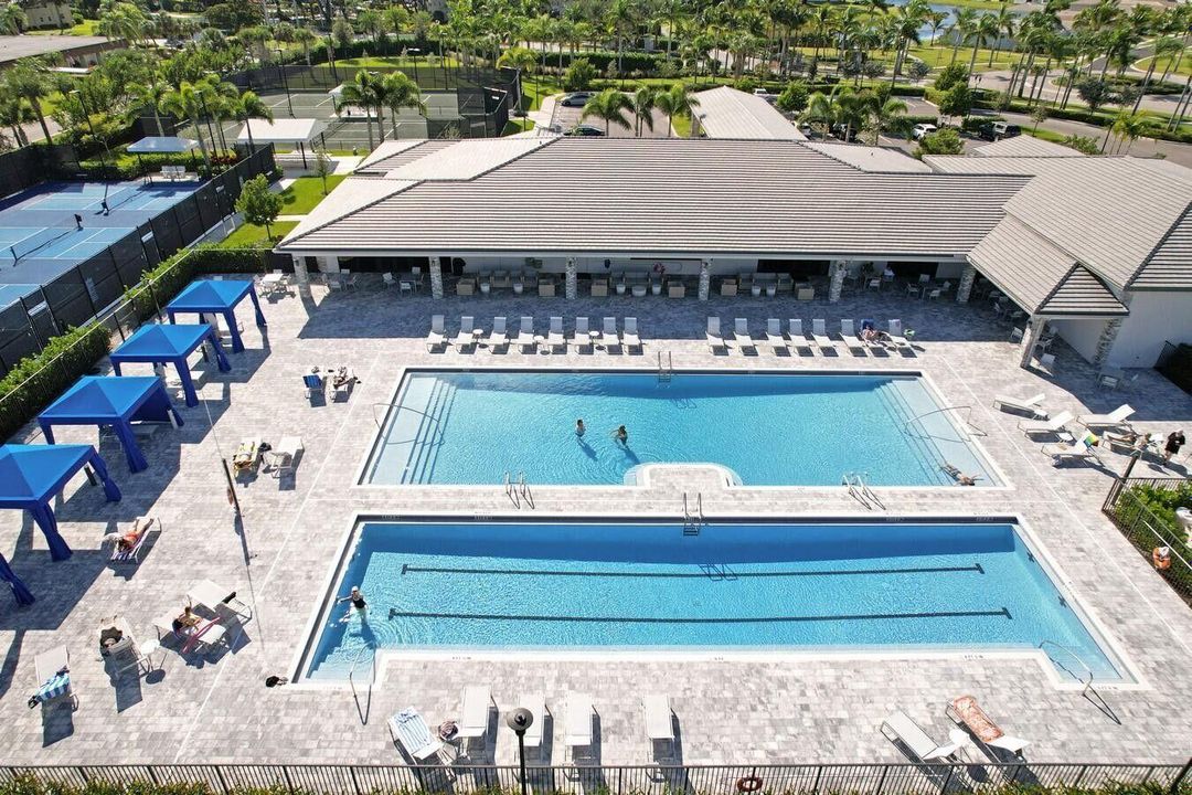 出租: $2,800 (2 贝兹, 2 浴室, 1319 平方英尺)