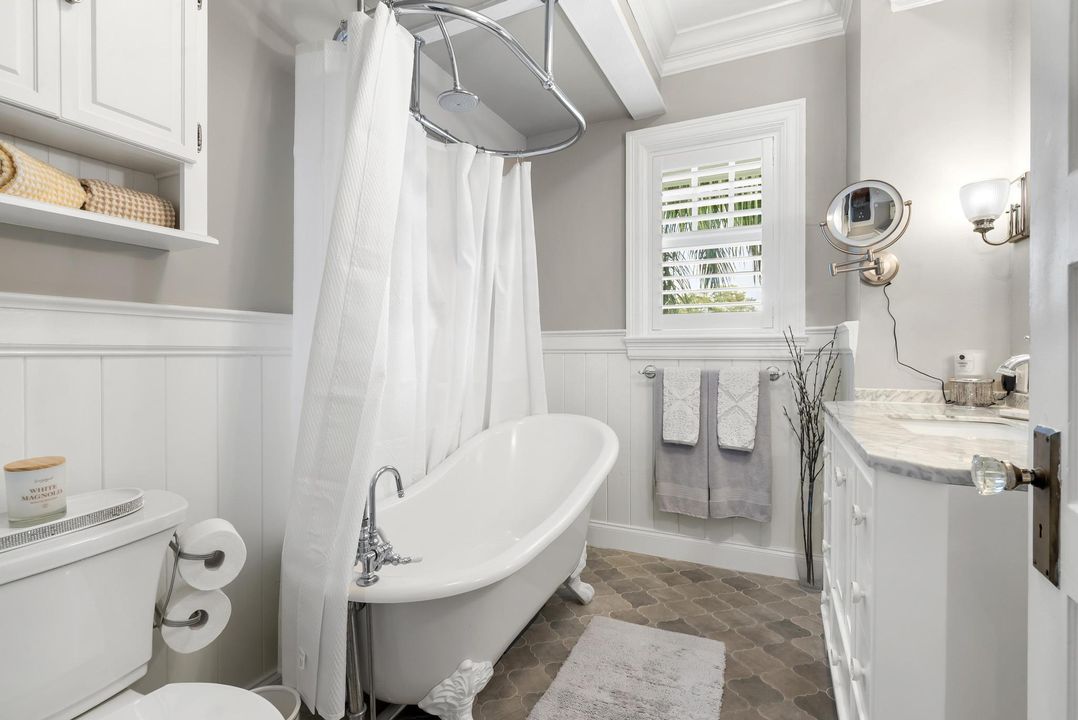 En Venta: $2,250,000 (4 camas, 3 baños, 2810 Pies cuadrados)