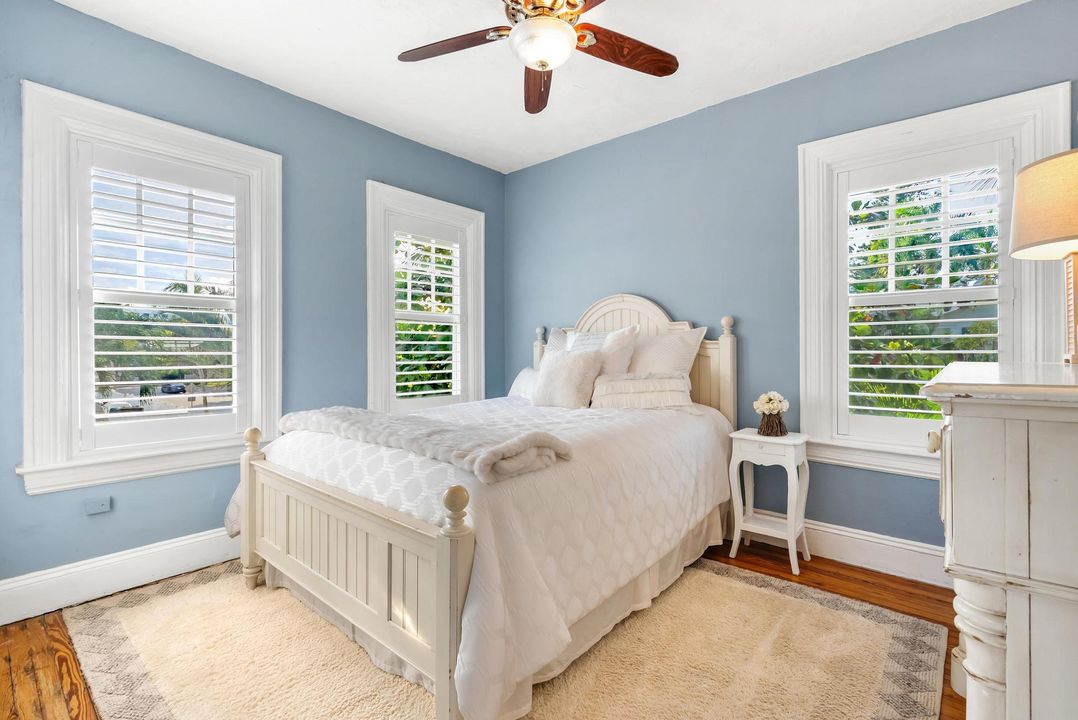 En Venta: $2,250,000 (4 camas, 3 baños, 2810 Pies cuadrados)