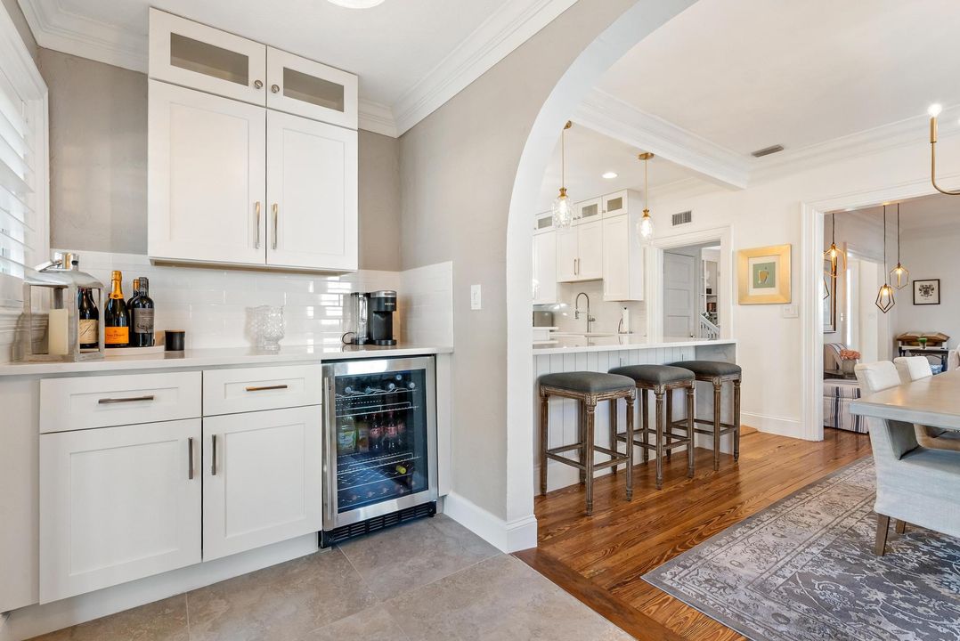 En Venta: $2,250,000 (4 camas, 3 baños, 2810 Pies cuadrados)