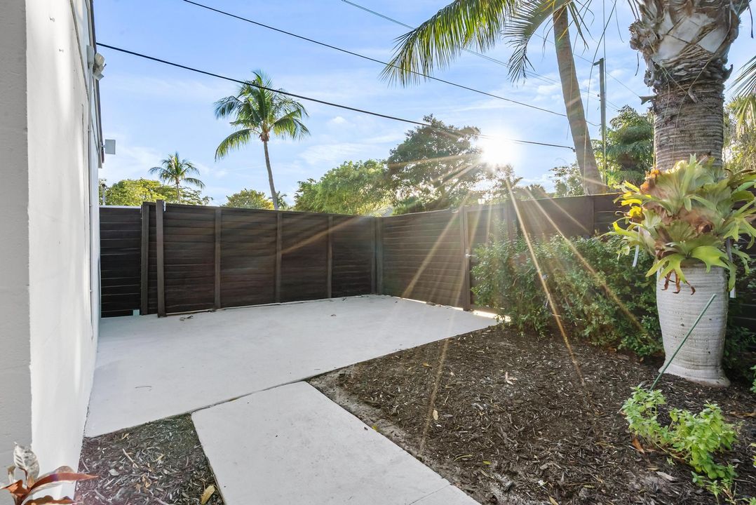 En Venta: $2,250,000 (4 camas, 3 baños, 2810 Pies cuadrados)