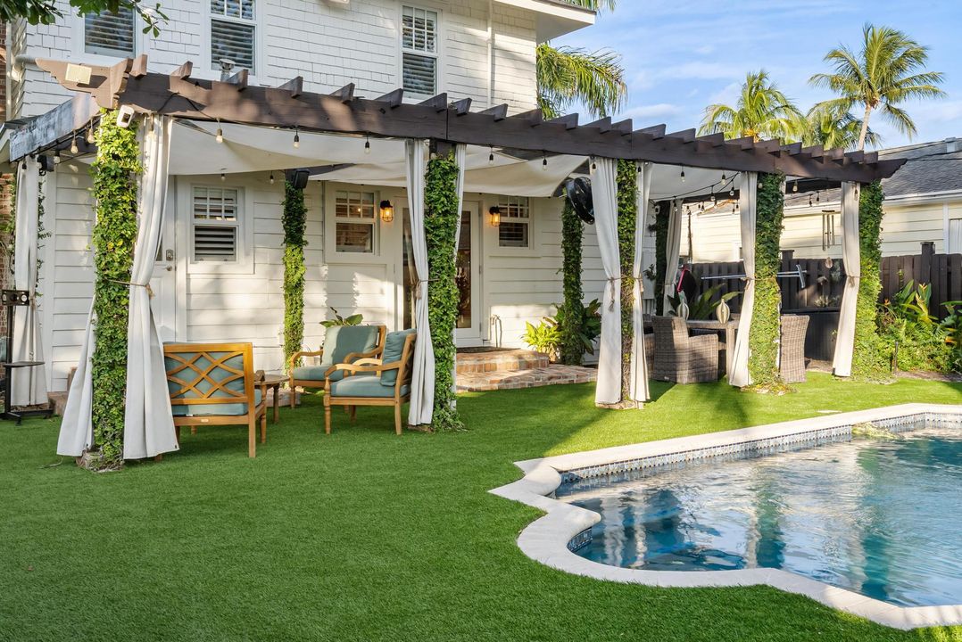 En Venta: $2,250,000 (4 camas, 3 baños, 2810 Pies cuadrados)