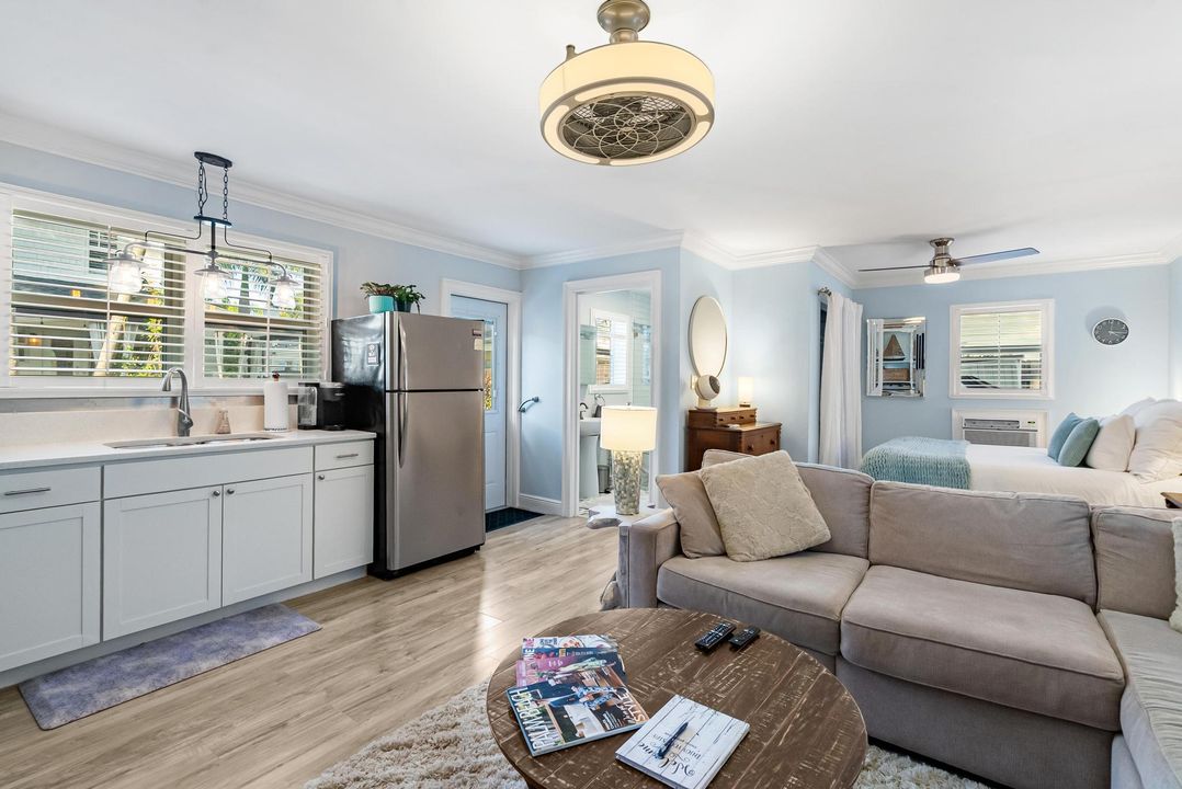 En Venta: $2,250,000 (4 camas, 3 baños, 2810 Pies cuadrados)