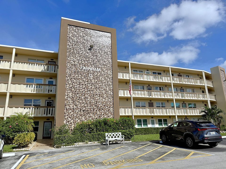 For Sale: $135,000 (2 beds, 2 baths, 983 Square Feet)