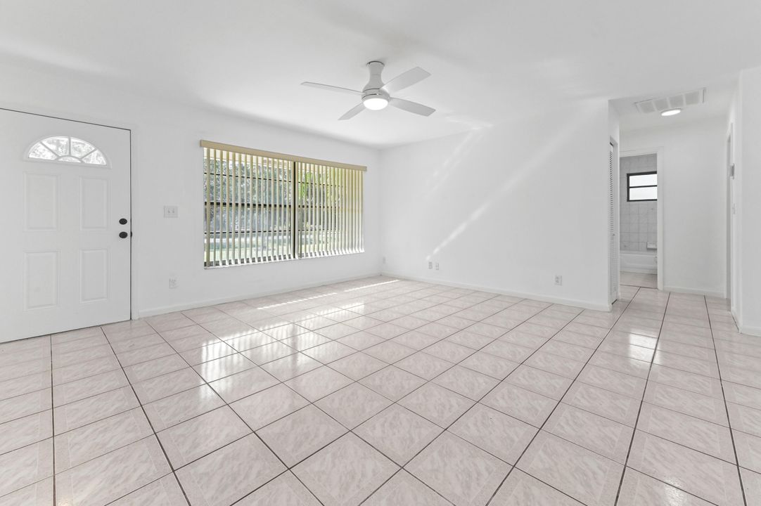 出租: $3,100 (3 贝兹, 2 浴室, 1196 平方英尺)