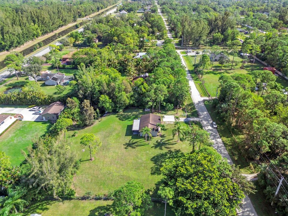 出租: $3,100 (3 贝兹, 2 浴室, 1196 平方英尺)