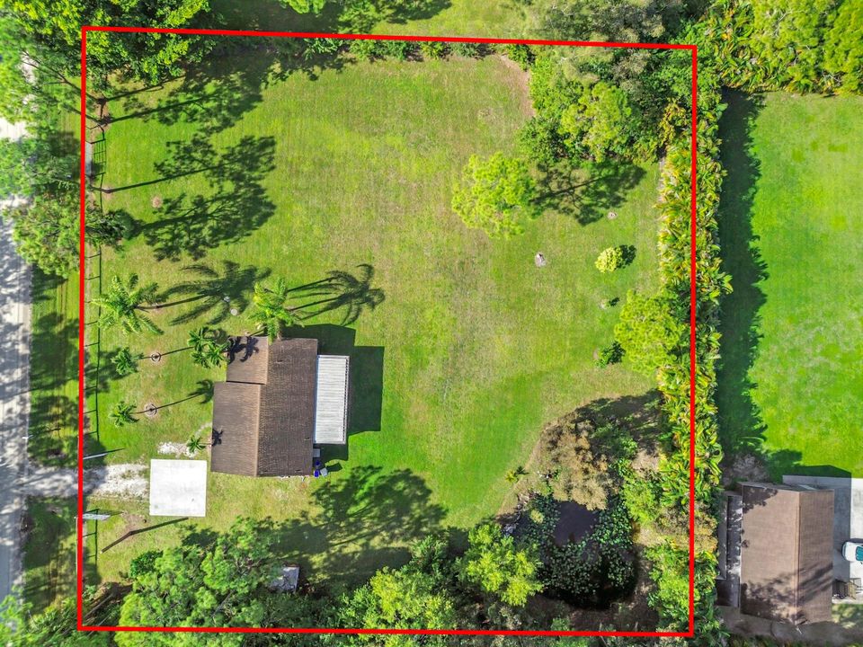 出租: $3,100 (3 贝兹, 2 浴室, 1196 平方英尺)