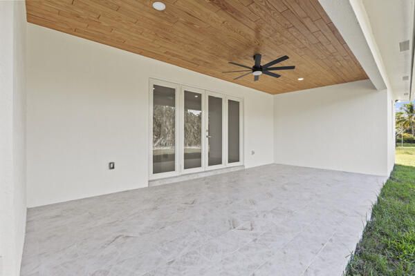 For Sale: $955,000 (4 beds, 3 baths, 2967 Square Feet)