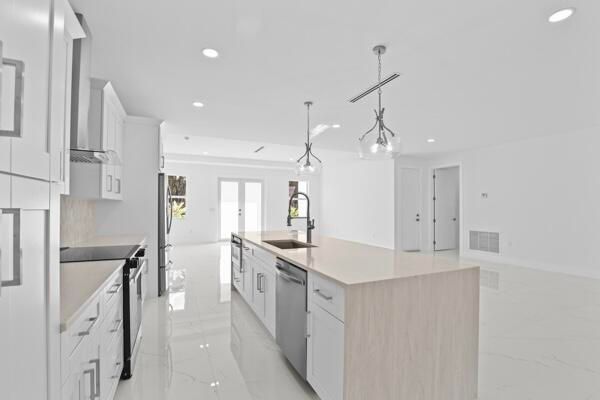 For Sale: $955,000 (4 beds, 3 baths, 2967 Square Feet)