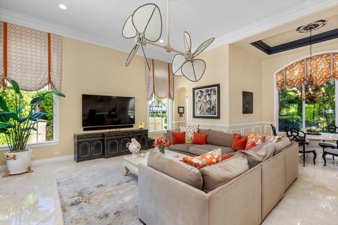 For Sale: $4,595,000 (5 beds, 6 baths, 5506 Square Feet)