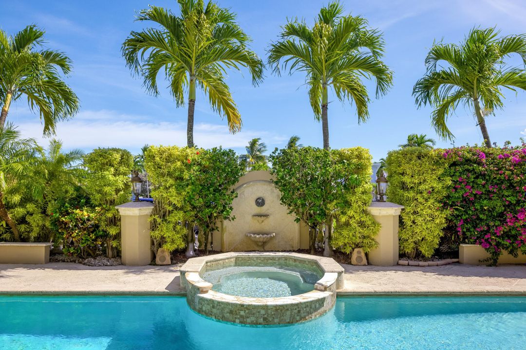 For Sale: $4,595,000 (5 beds, 6 baths, 5506 Square Feet)