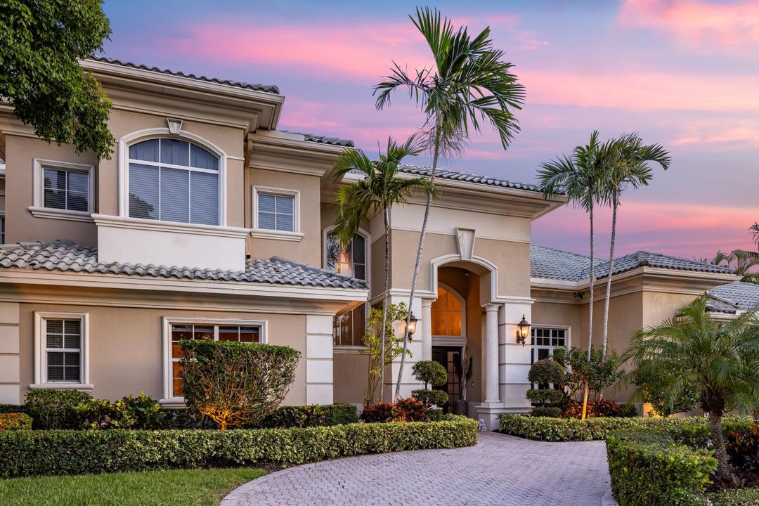 For Sale: $4,595,000 (5 beds, 6 baths, 5506 Square Feet)