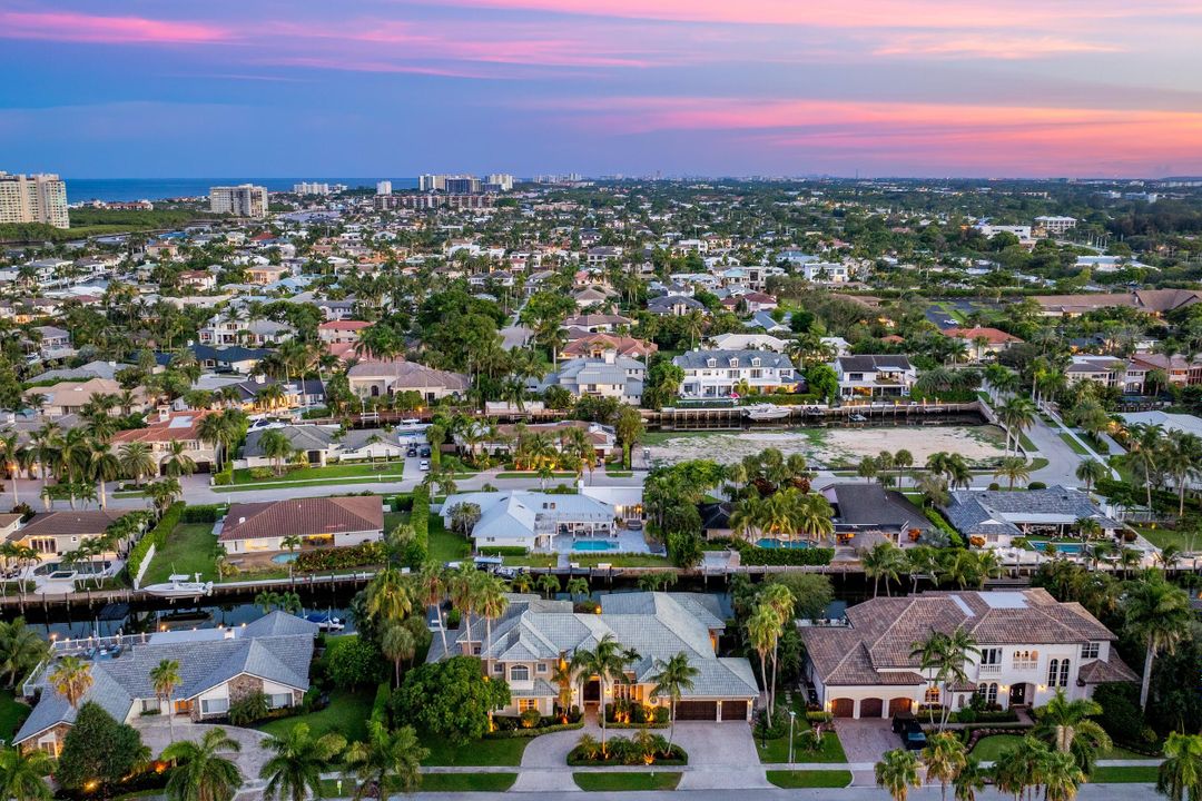 For Sale: $4,595,000 (5 beds, 6 baths, 5506 Square Feet)