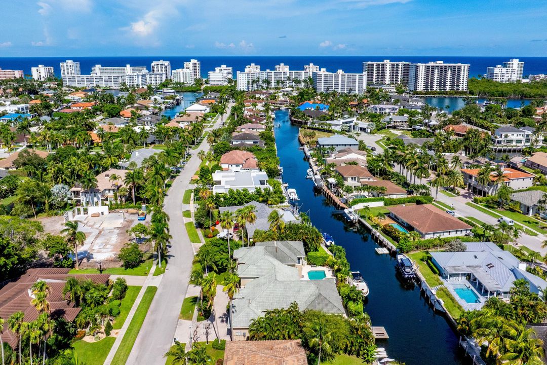 For Sale: $4,595,000 (5 beds, 6 baths, 5506 Square Feet)