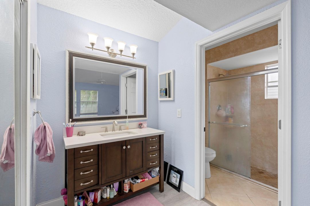 En Venta: $475,000 (4 camas, 2 baños, 1690 Pies cuadrados)