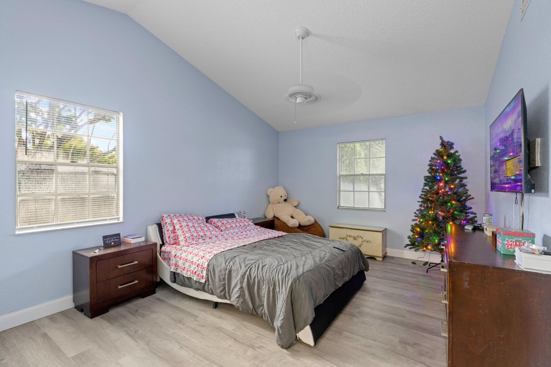 En Venta: $475,000 (4 camas, 2 baños, 1690 Pies cuadrados)